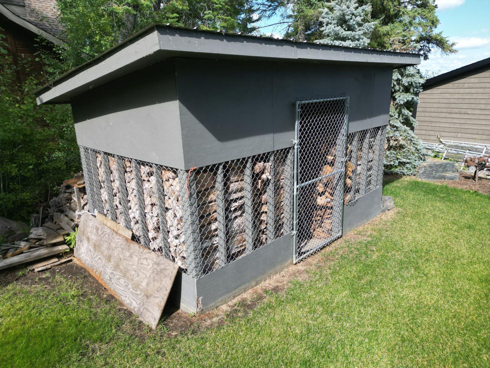 Brereton Lake Block 6 Lot 17 Wood Shed
