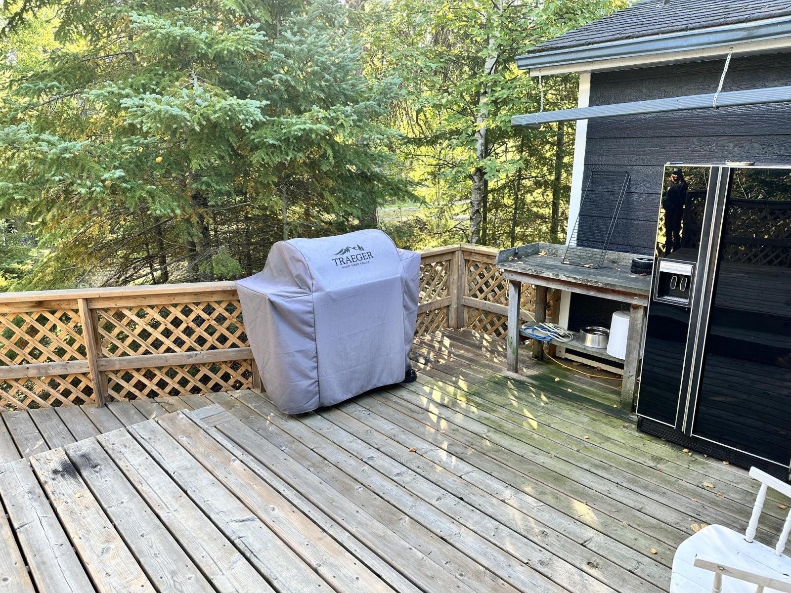 Block 9 Lot 41 Brereton Lake with Water access - Rear Deck