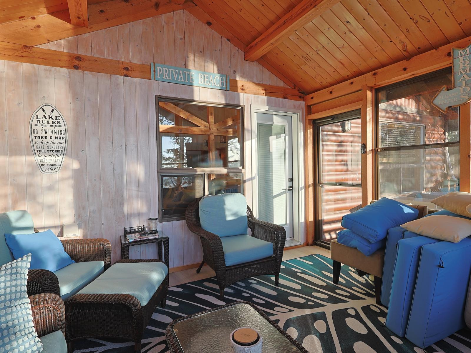 Caddy Lake Lakefront 4 Season Cottage - Sunroom