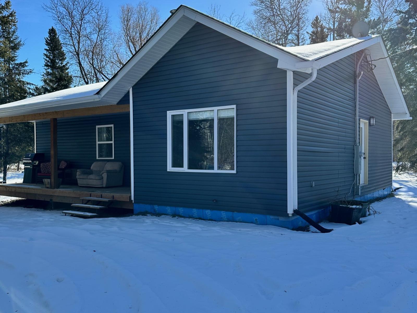 Nutimik Lake 4 Season Back Lot with Water Access on Titled Land