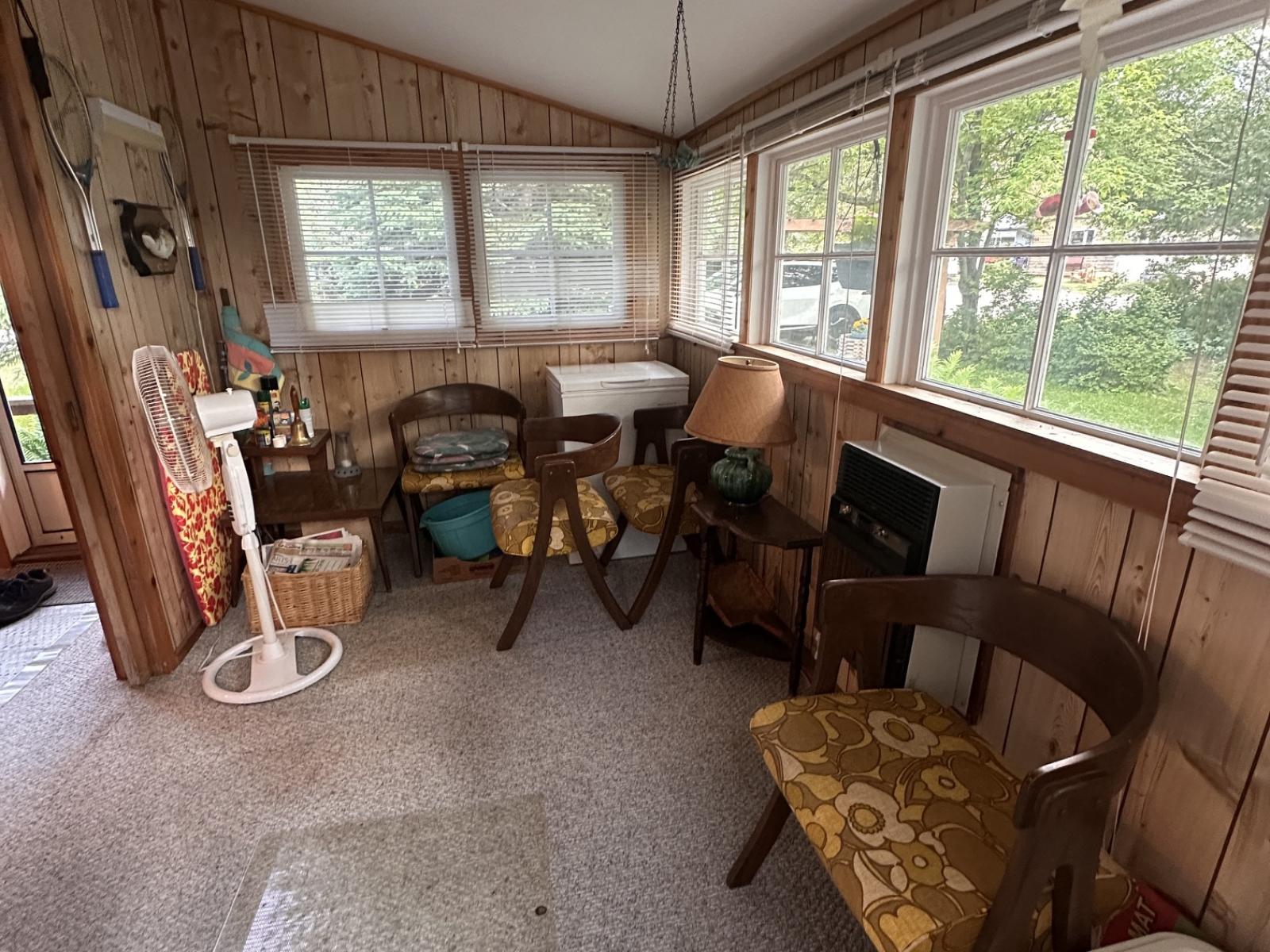 Sun room Lot 9 Elder