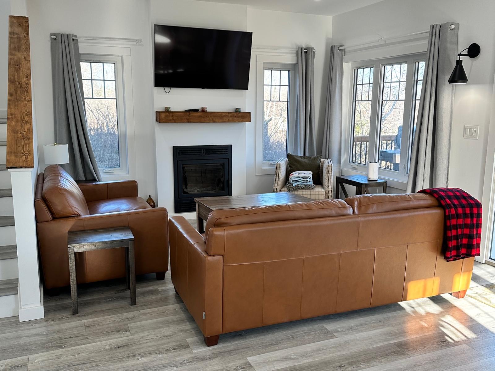 West Hawk Lake Titled Lot Built 2022 - Living room