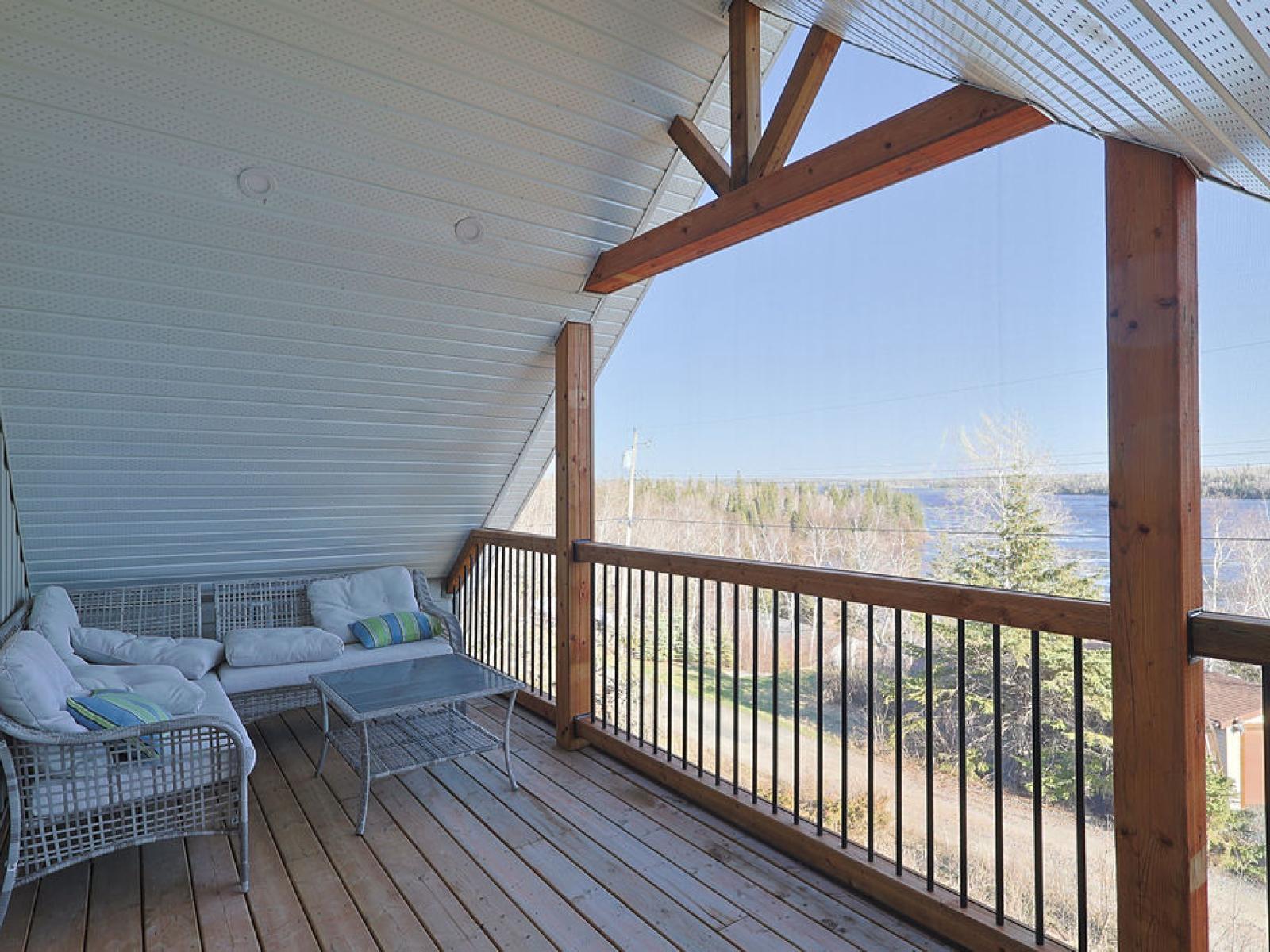 West Hawk Lake Titled Lot Built 2022 - Screened Deck on Upper Level
